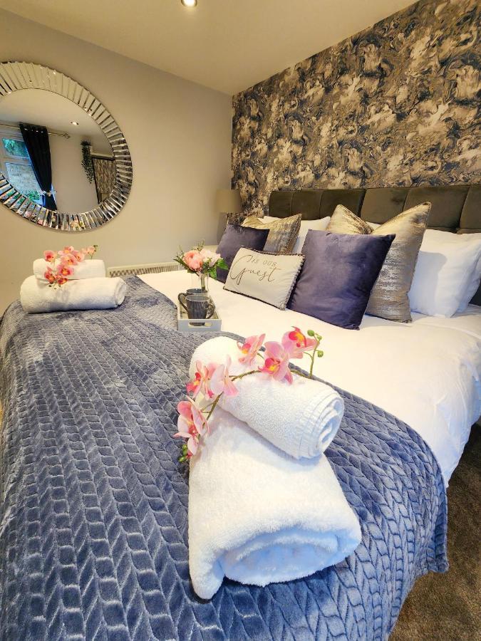 Studio Apartment The Den Colnbrook Экстерьер фото