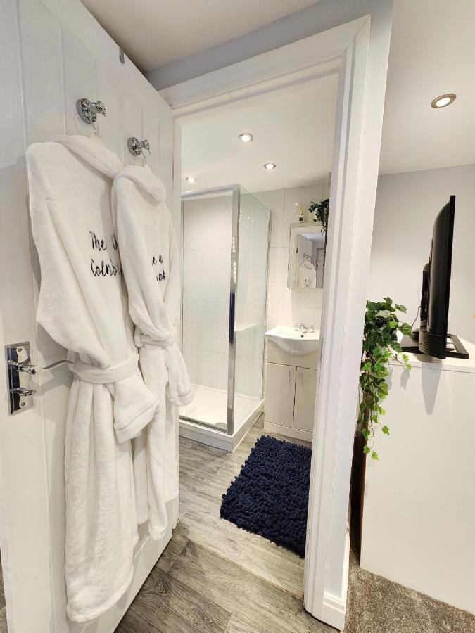 Studio Apartment The Den Colnbrook Экстерьер фото