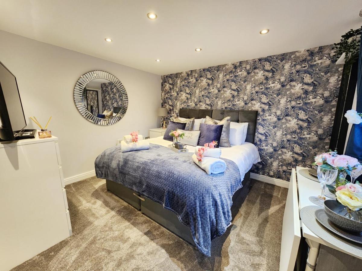 Studio Apartment The Den Colnbrook Экстерьер фото